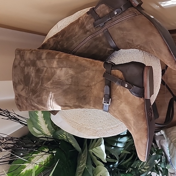 NWT. ROTH  fabric upper boots.SIZE 8 - Picture 2 of 9